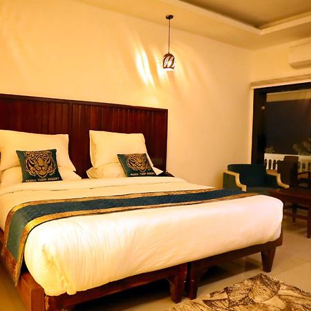 Panna Tiger Resort- Riverside Property Rājgarh エクステリア 写真