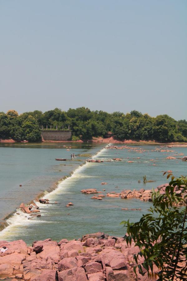 Panna Tiger Resort- Riverside Property Rājgarh エクステリア 写真