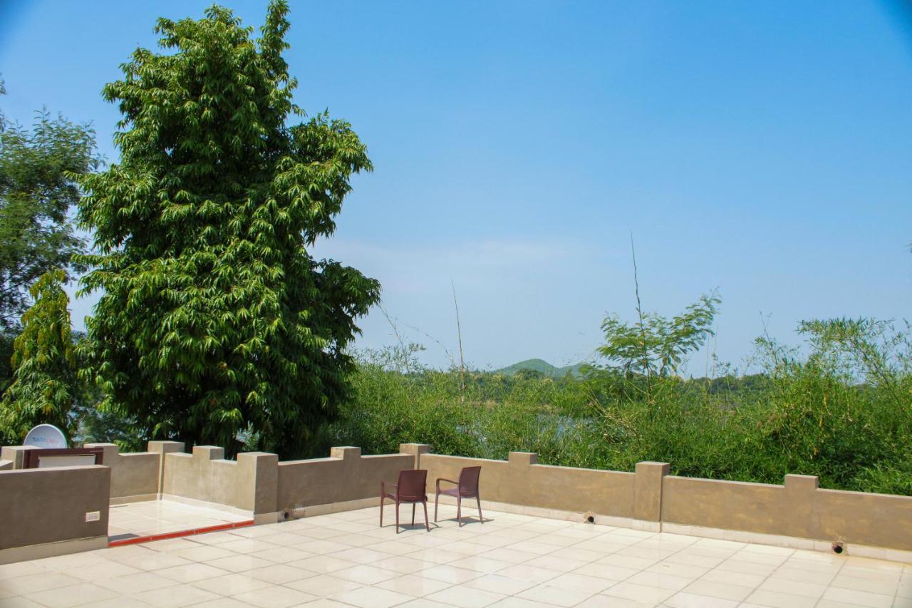 Panna Tiger Resort- Riverside Property Rājgarh エクステリア 写真