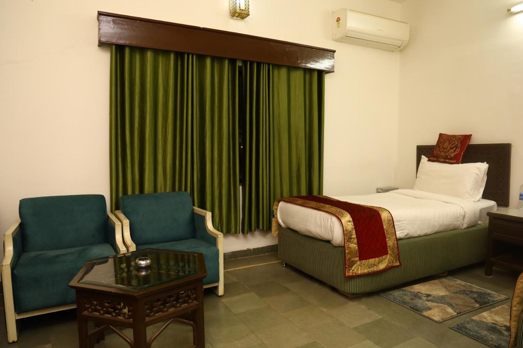 Panna Tiger Resort- Riverside Property Rājgarh エクステリア 写真