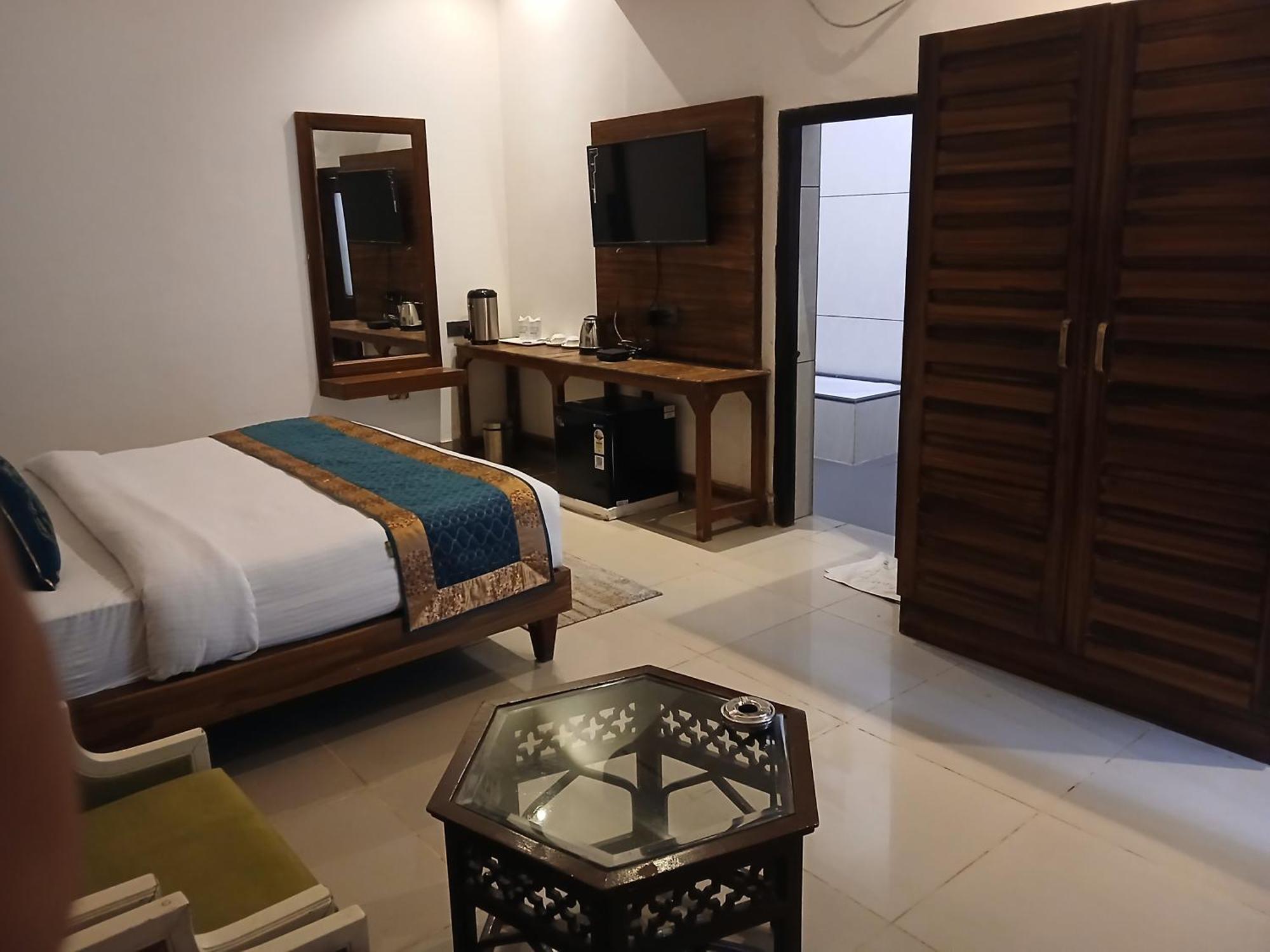 Panna Tiger Resort- Riverside Property Rājgarh エクステリア 写真